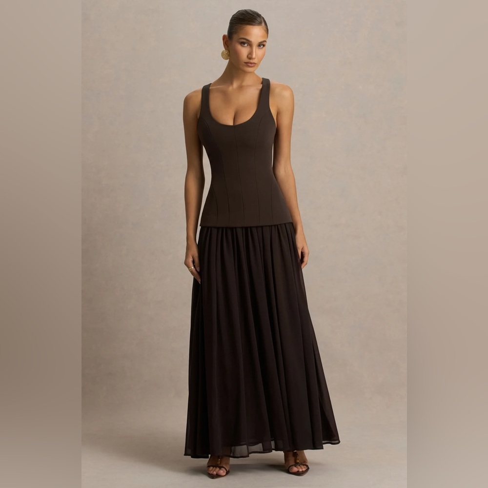Club L London Kelly Brown Scoop-Neck Maxi Dress With Pleated Mesh Skirt - Picture 4 of 6